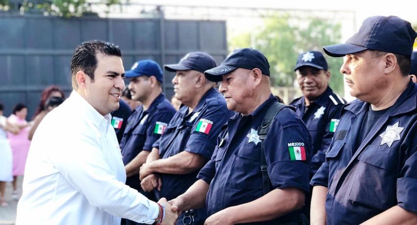 Policías Zihuatanejo