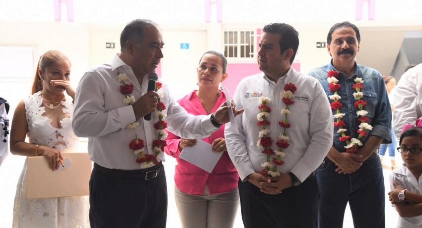 GOBERNADOR HAF FELICITA A PRESIDENTE JSA POR MEJORAS QUE HA HECHO EN ÁREAS DEL PALACIO MUNICIPAL
