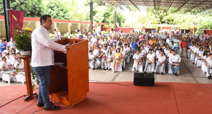 JSA, PADRINO DE GENERACIÓN DE SECUNDARIA EVA SÁMANO DE LÓPEZ MATEOS