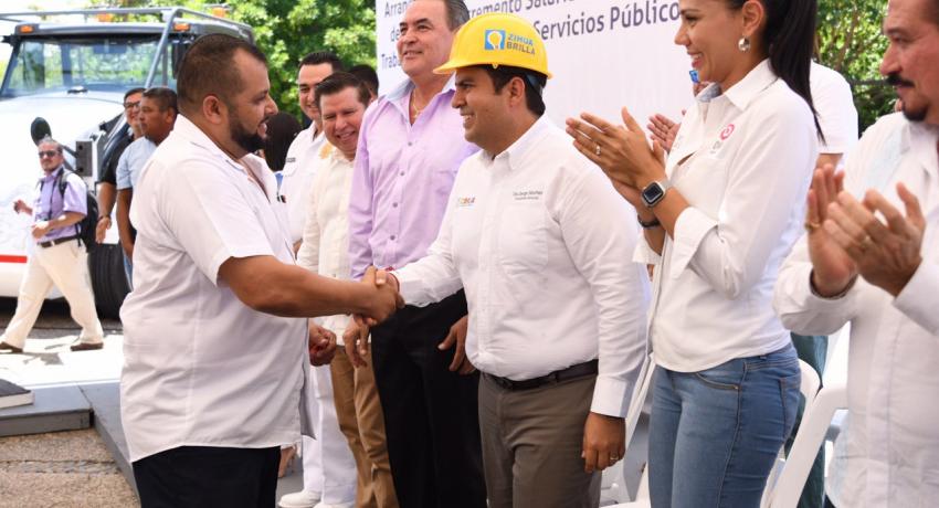 Presidente JSA arranca Programa “Zihua Brilla” para iluminar el destino al 100 por ciento