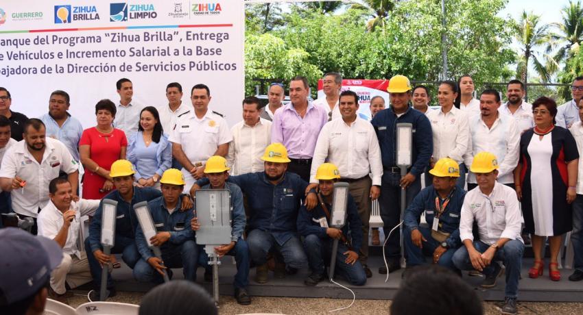 Presidente JSA arranca Programa “Zihua Brilla” para iluminar el destino al 100 por ciento