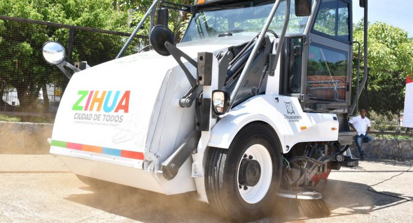 Presidente JSA arranca Programa “Zihua Brilla” para iluminar el destino al 100 por ciento