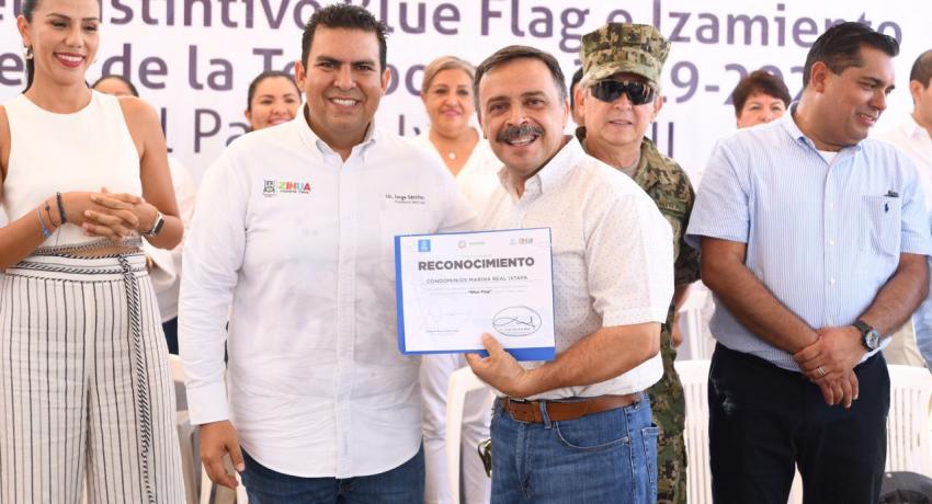 PRESIDENTE JSA LOGRA DISTINTIVO BLUE FLAG 2019-2020 PARA PLAYA EL PALMAR I Y II DE IXTAPA