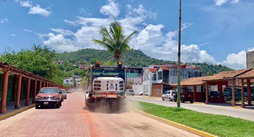 El predial le está dando buenos resultados a la gente de Zihuatanejo, destaca presidente JSA