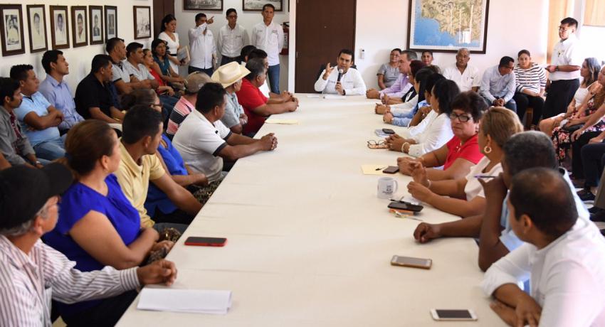 Presidente JSA toma protesta y entrega constancias a comisarios municipales