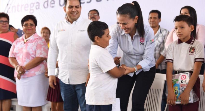 Entregan útiles escolares a más de 1600 niños