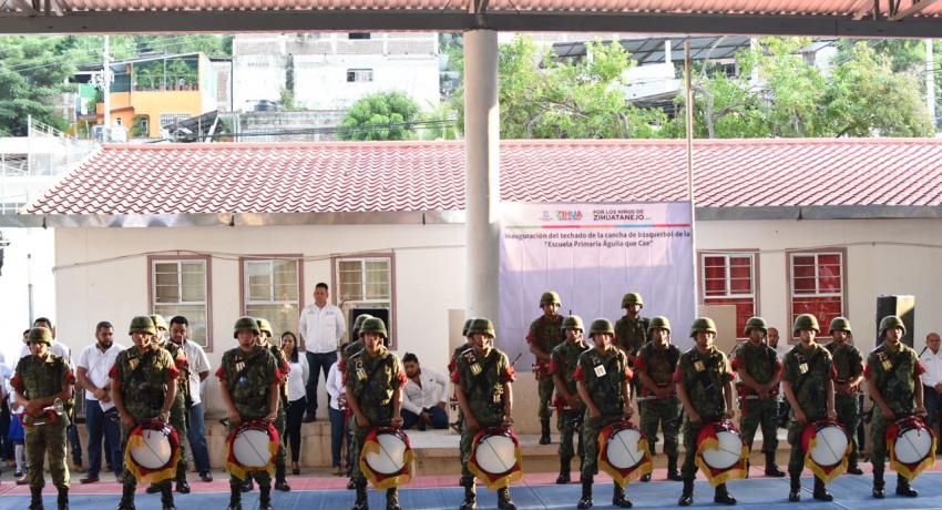 Entrega de cancha techada