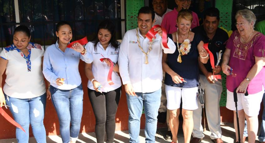 entrega obras en tres escuelas