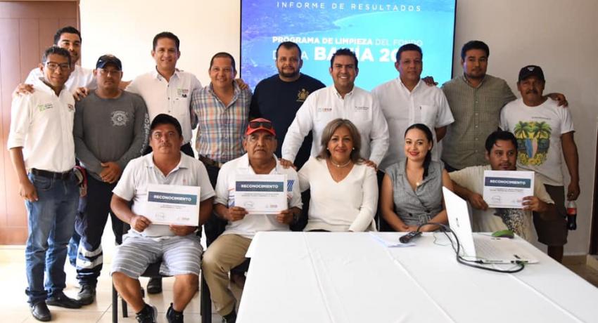 Limpieza del fondo de la bahía