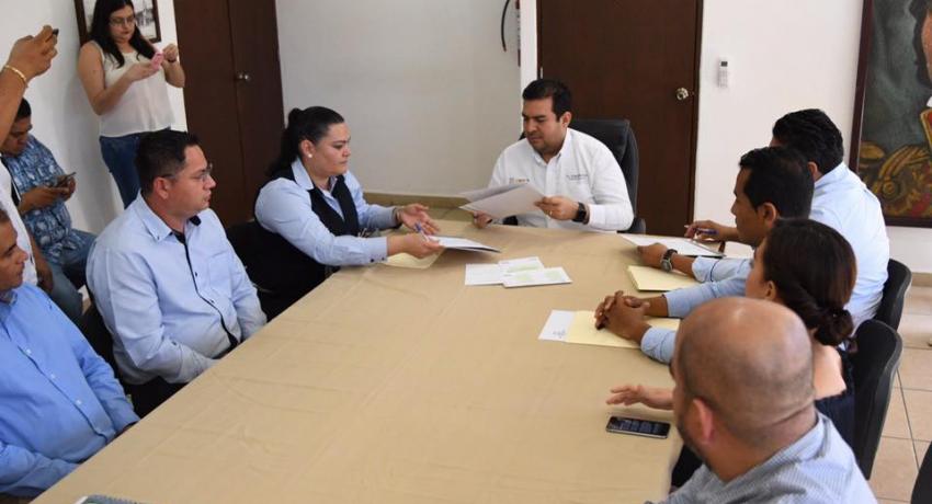 Firma convenio con acreditada financiera