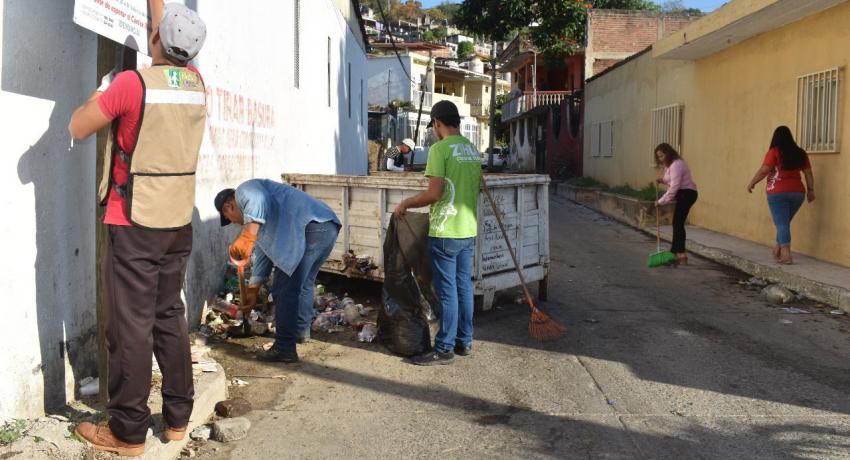 Zihuatanejo siempre limpio