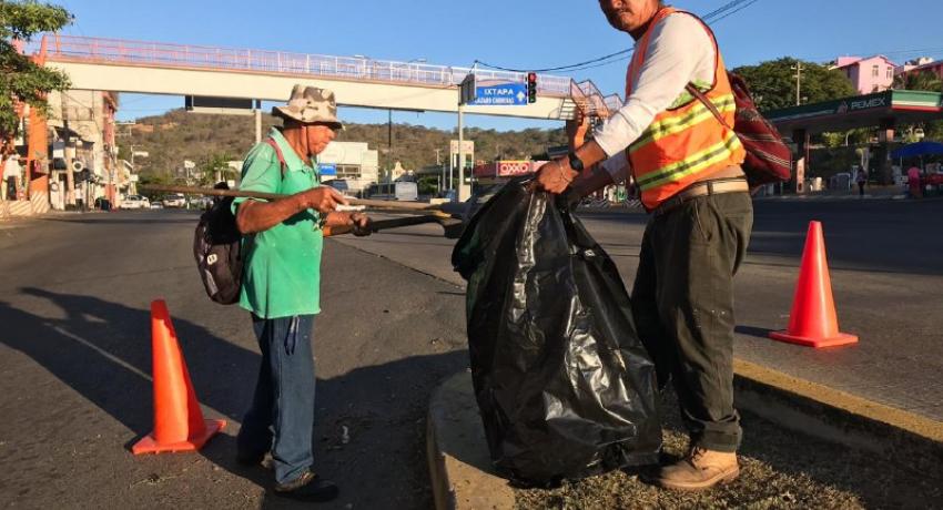 Zihuatanejo siempre limpio