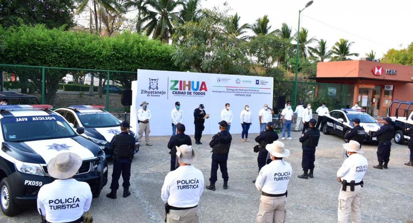 Entrega patrullas a Seguridad Pública