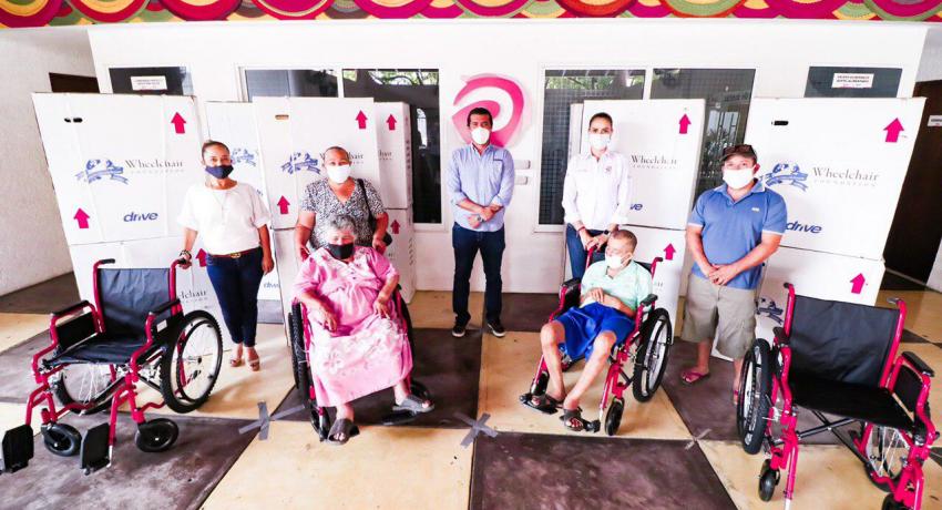 DIF Zihuatanejo continúa apoyando a quienes más lo necesitan