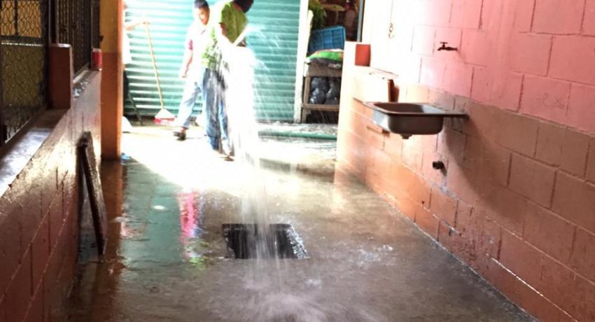 Intensifica medidas sanitarias en mercados