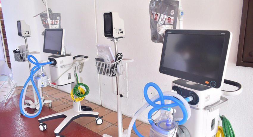 Entregan equipo médico al Hospital General para área Covid-19