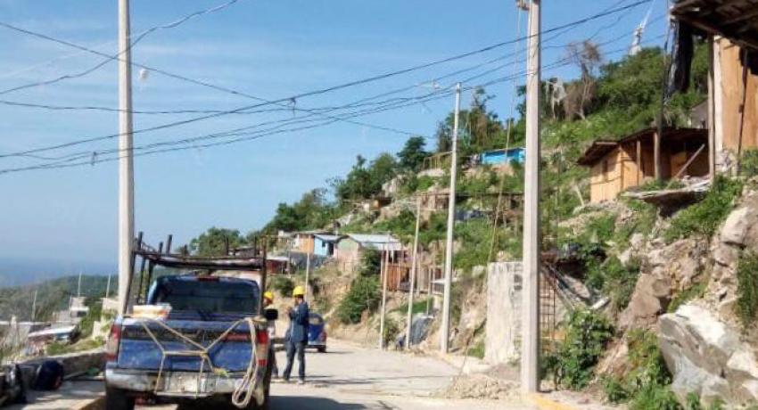 Electrificación de cinco colonias