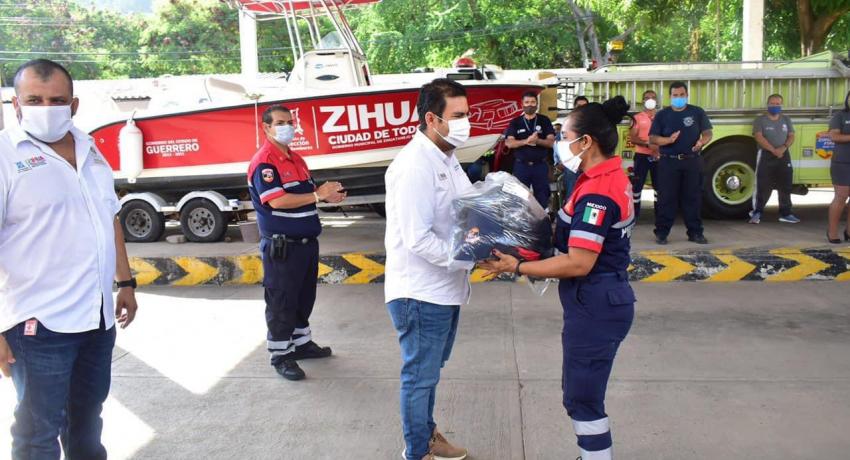 Entrega de uniformes