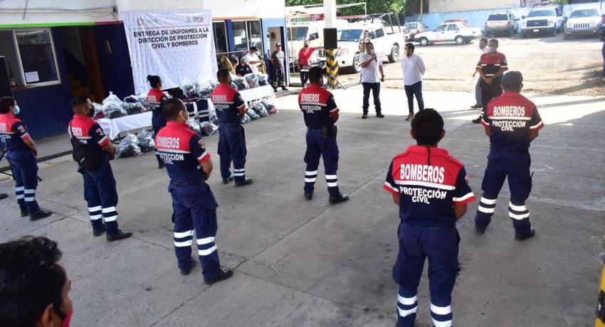 Entrega de uniformes