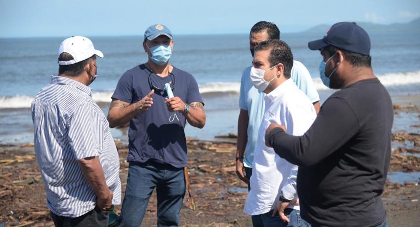  Trabajos de limpieza en playa Linda
