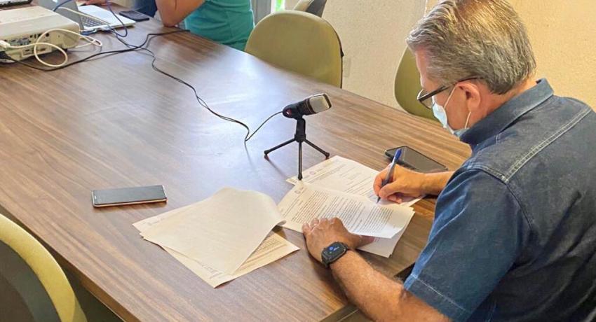 Reunión sobre entrega de kits de salud bucal