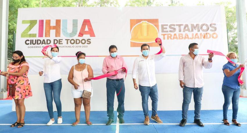 Los Amuzgos ya tiene su Cancha Techada.