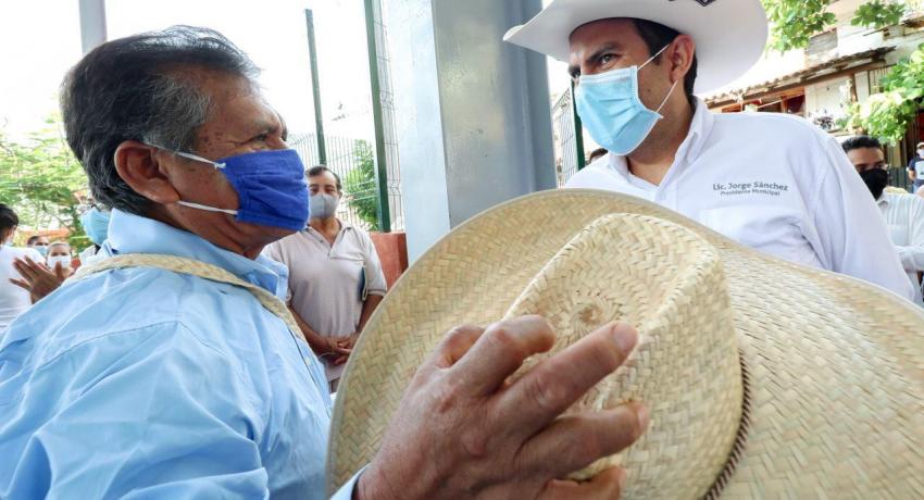 Los Amuzgos ya tiene su Cancha Techada.