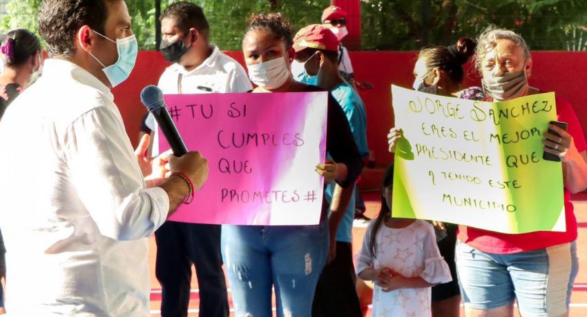 Los Amuzgos ya tiene su Cancha Techada.