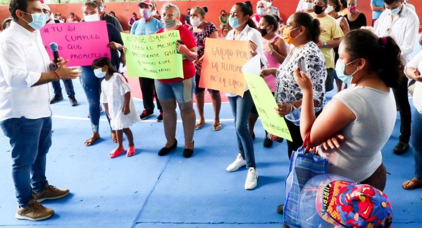 Los Amuzgos ya tiene su Cancha Techada.