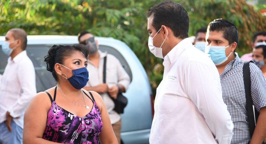 Cumple otro compromiso más en Zihuatanejo.