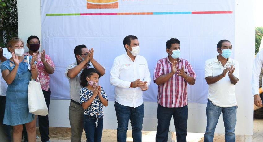 Cumple otro compromiso más en Zihuatanejo.