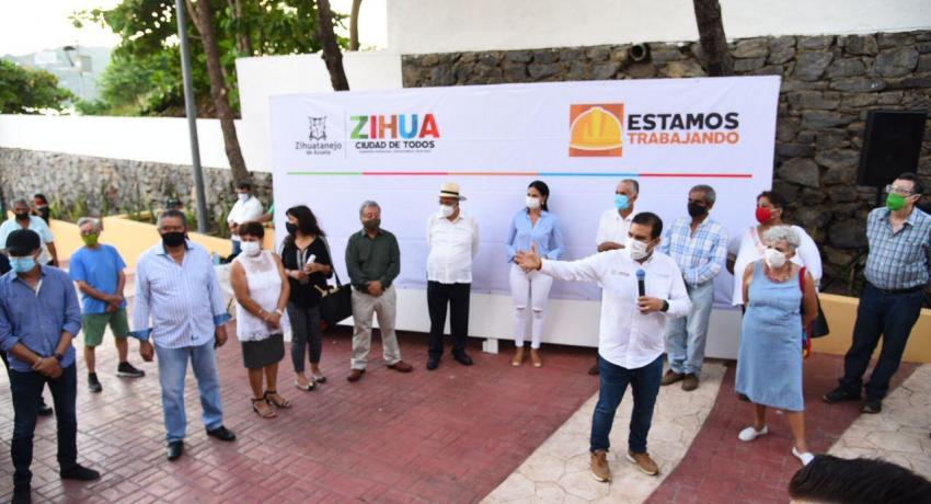 Entrega de acceso a playa la madera