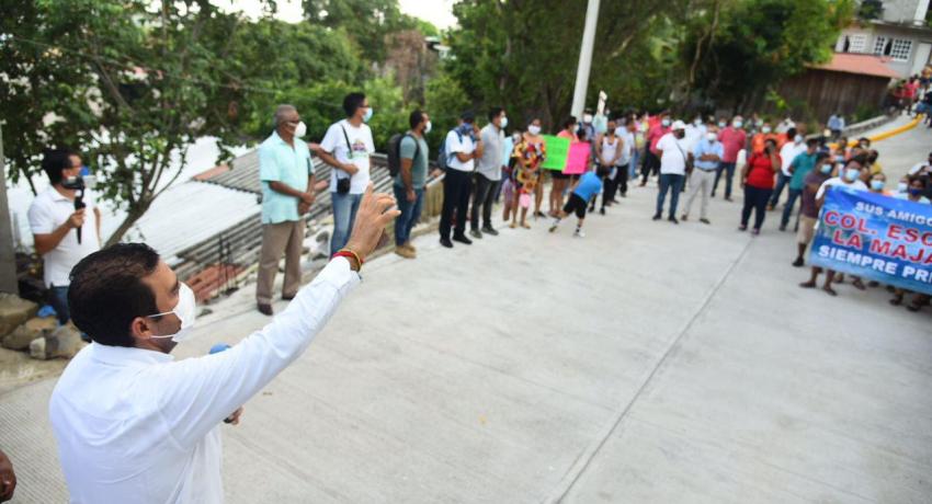 Pavimentación de calle Mirador de la col. Libertad