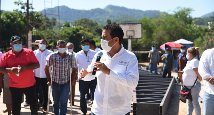 Cancha de usos múltiples totalmente rehabilitada