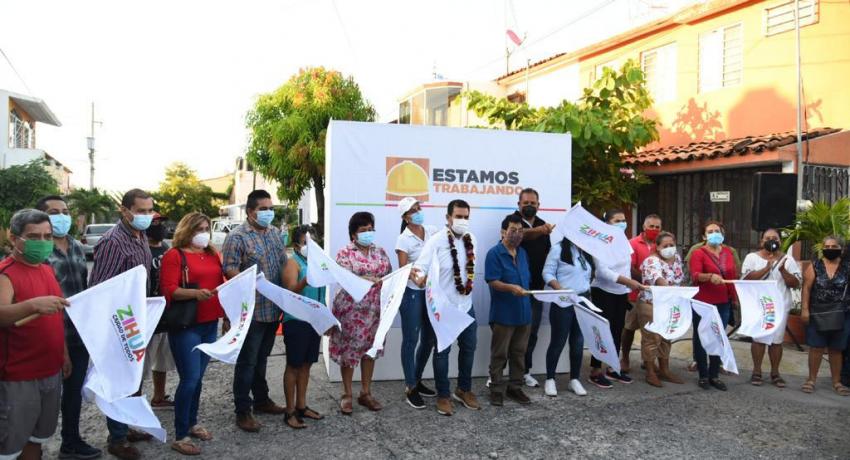 Arranca pavimentación de calle Río Mezcala