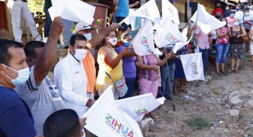 Buena Vista para dar el banderazo de arranque de la calle mejor conocida como El Cerrito.