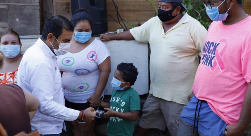 Buena Vista para dar el banderazo de arranque de la calle mejor conocida como El Cerrito.