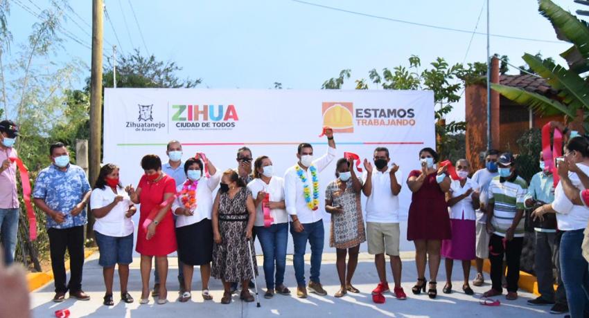 Mano con Mano en la comunidad de Los Llanitos