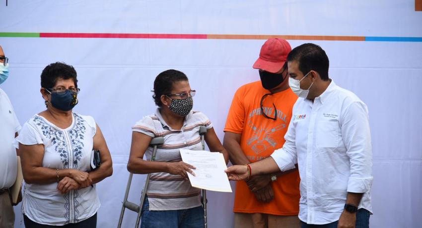 Mano con Mano en la comunidad de Los Llanitos