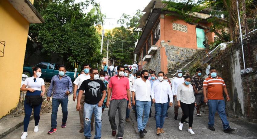 Electrificación en la calle Río Atoyac de la colonia Darío Galeana