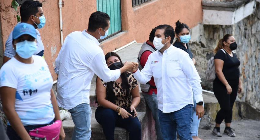 Electrificación en la calle Río Atoyac de la colonia Darío Galeana