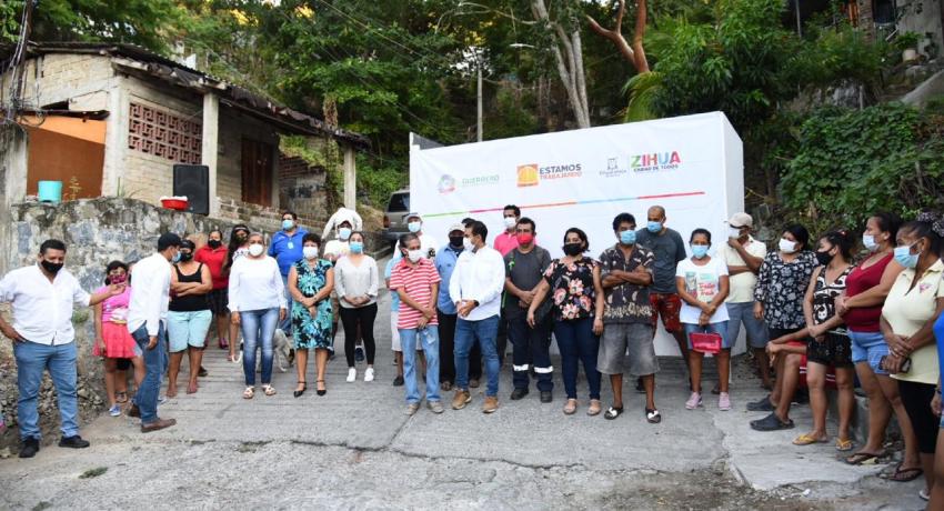Electrificación en la calle Río Atoyac de la colonia Darío Galeana