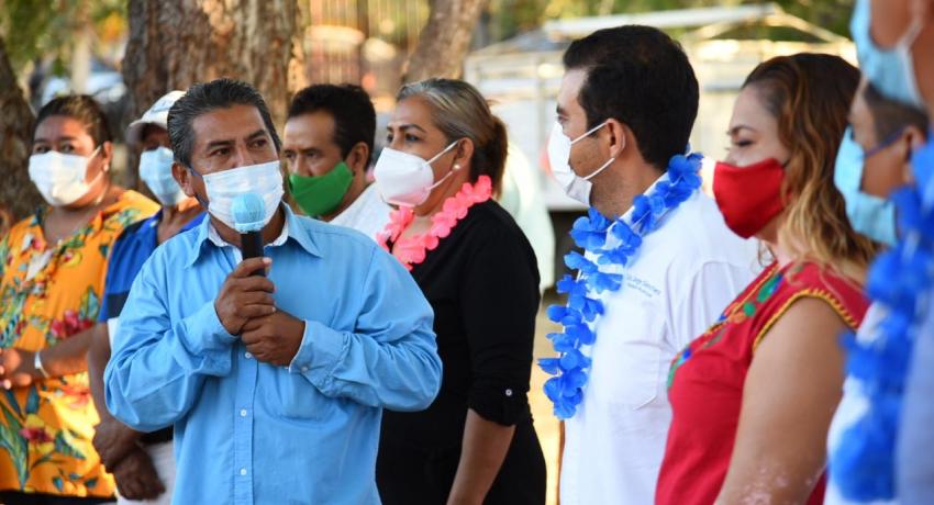 Los Achotes estrenan calle pavimentada