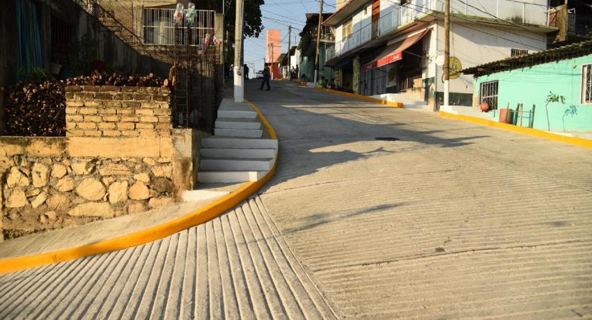 Se pavimentaron 172 metros lineales de la calle Costamar.