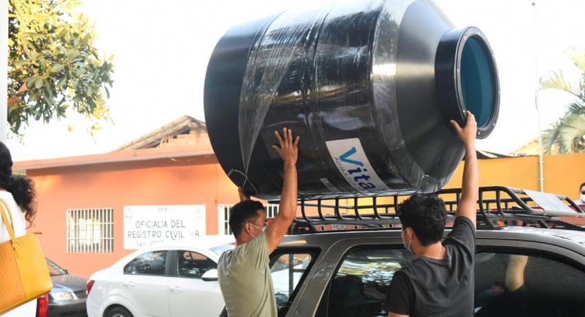 Apoyos a la sierra baja de Zihuatanejo.