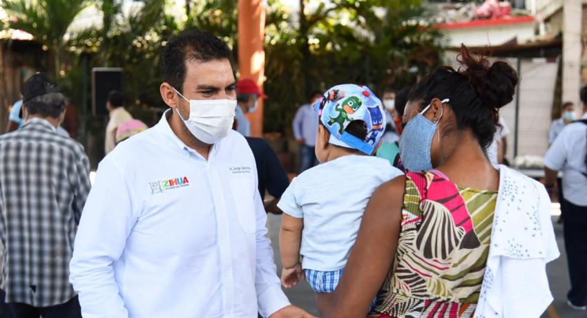Con la finalidad de apoyar a las familias de Zihuatanejo en este fin de año
