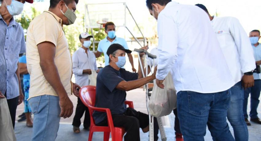 Con la finalidad de apoyar a las familias de Zihuatanejo en este fin de año