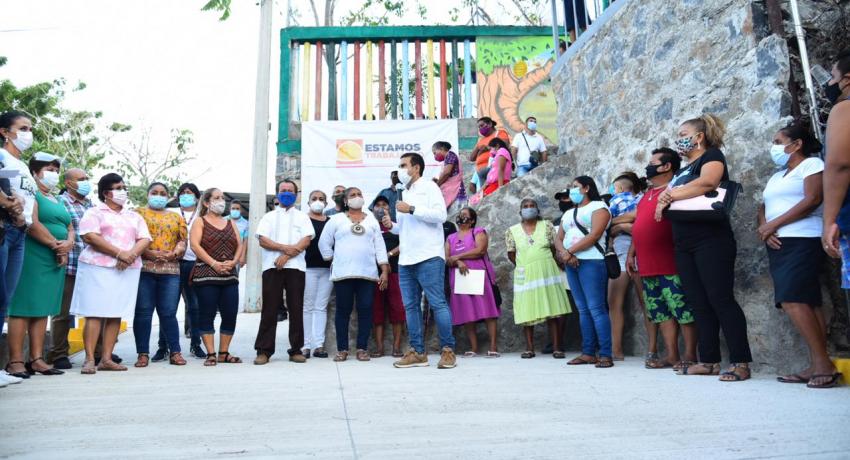 Entrega de la construcción del nuevo andador 5 de mayo en la colonia Primer Paso Cardenista