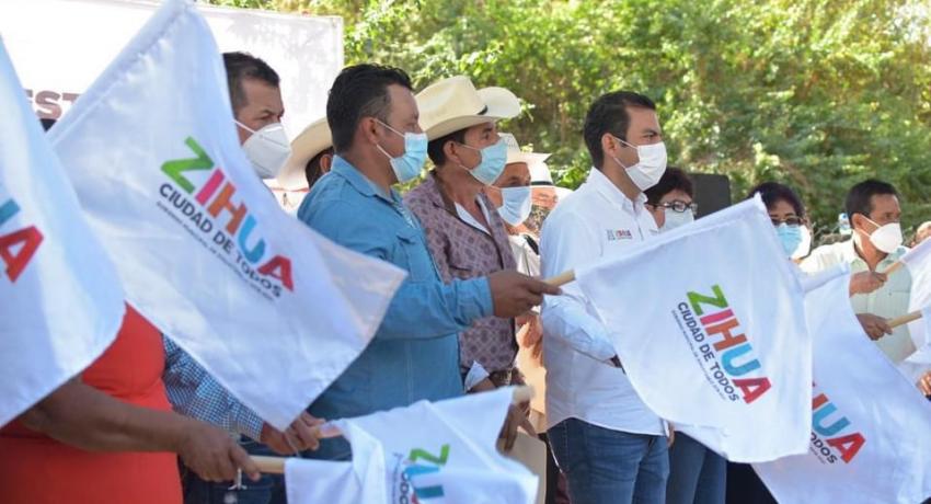 Entrega Centro de Salud rehabilitado en La Laja.
