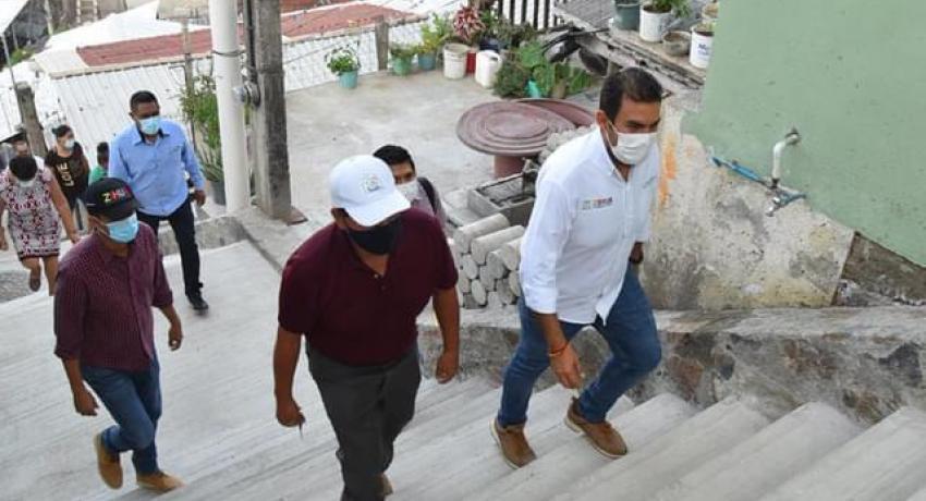 Inaugura andador 2 en colonia Silverio Valle